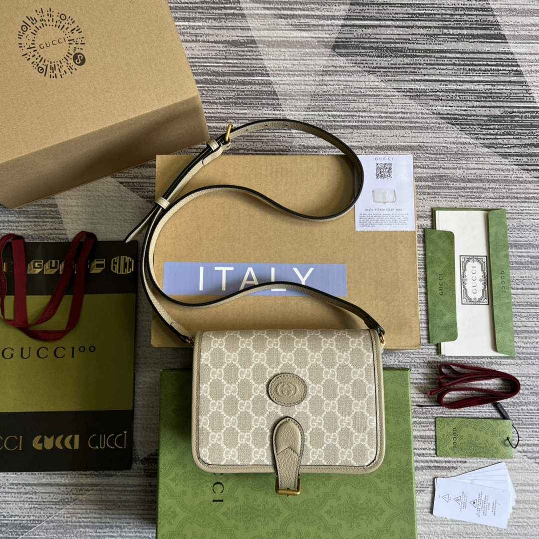 Gucci 671620 Mini shoulder bag with Interlocking G Beige leather