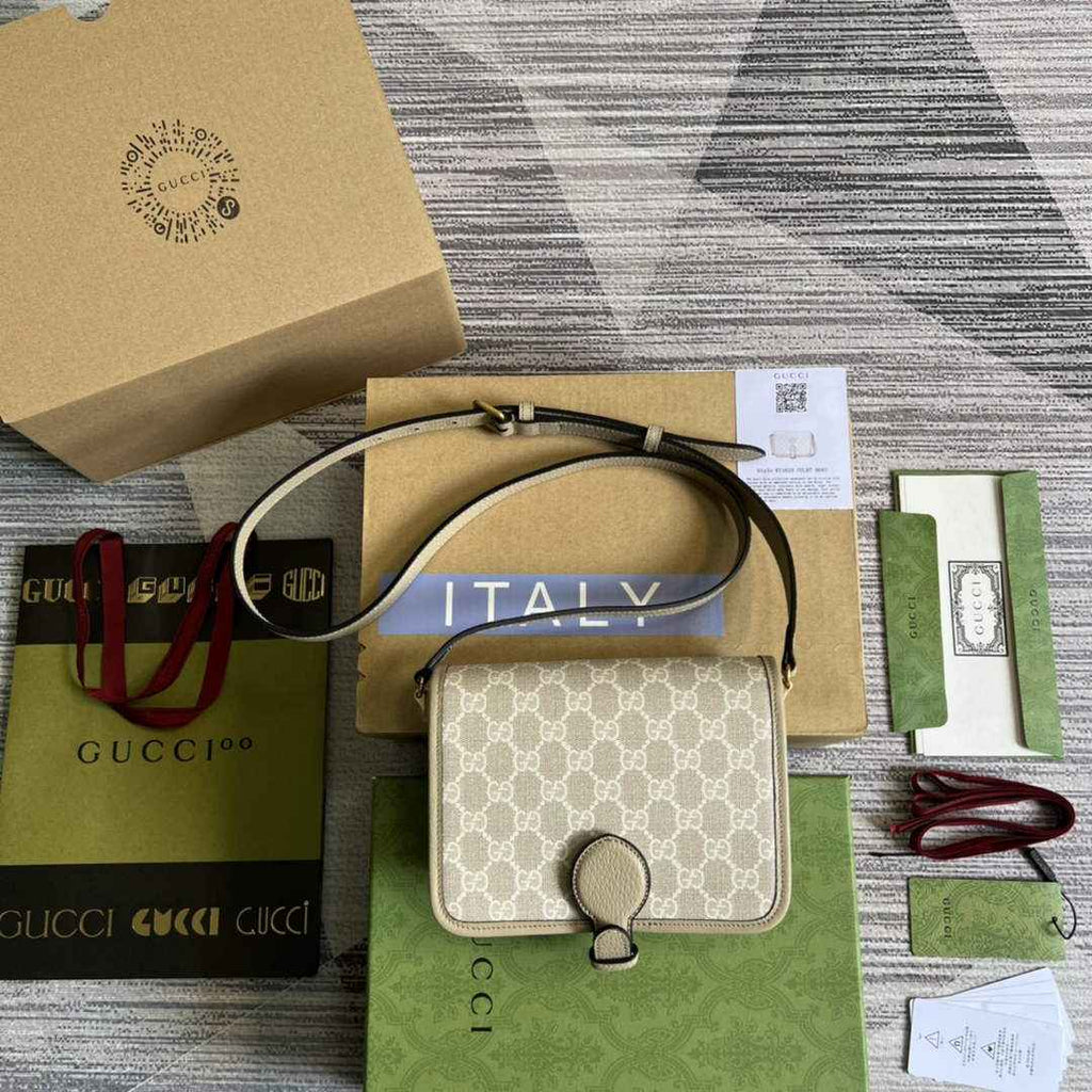 Gucci 671620 Mini shoulder bag with Interlocking G Beige leather
