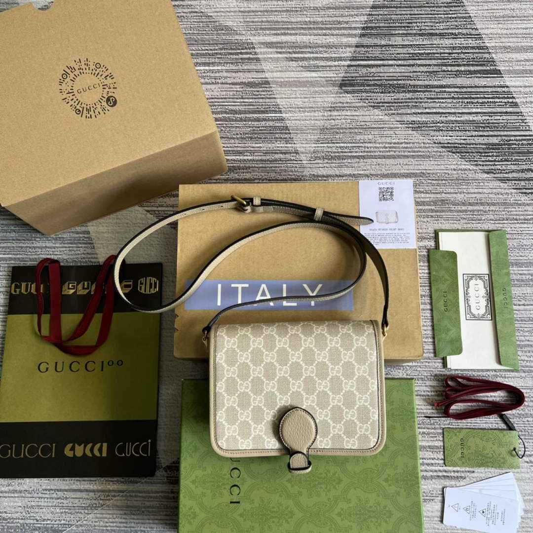 Gucci 671620 Mini shoulder bag with Interlocking G Beige leather