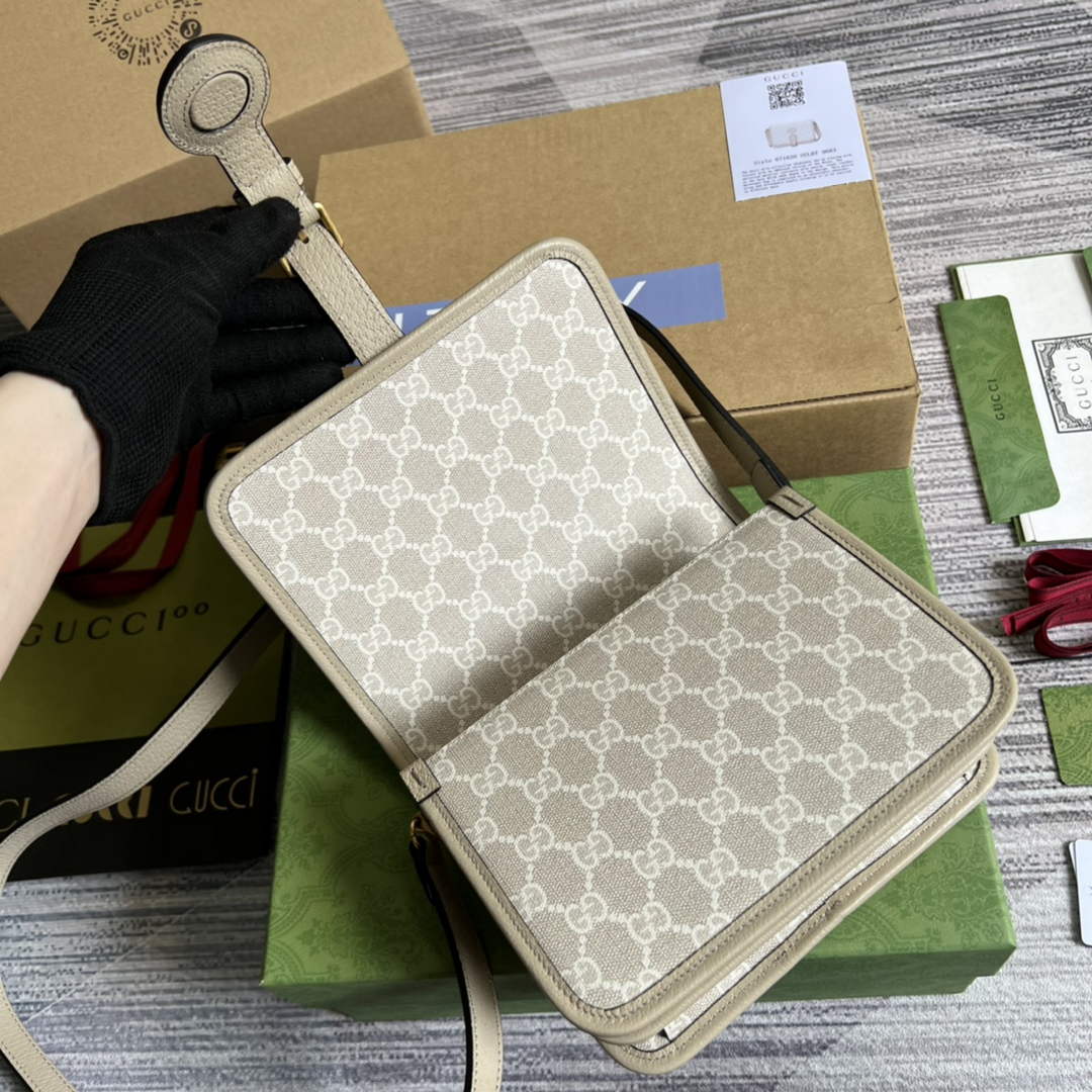 Gucci 671620 Mini shoulder bag with Interlocking G Beige leather