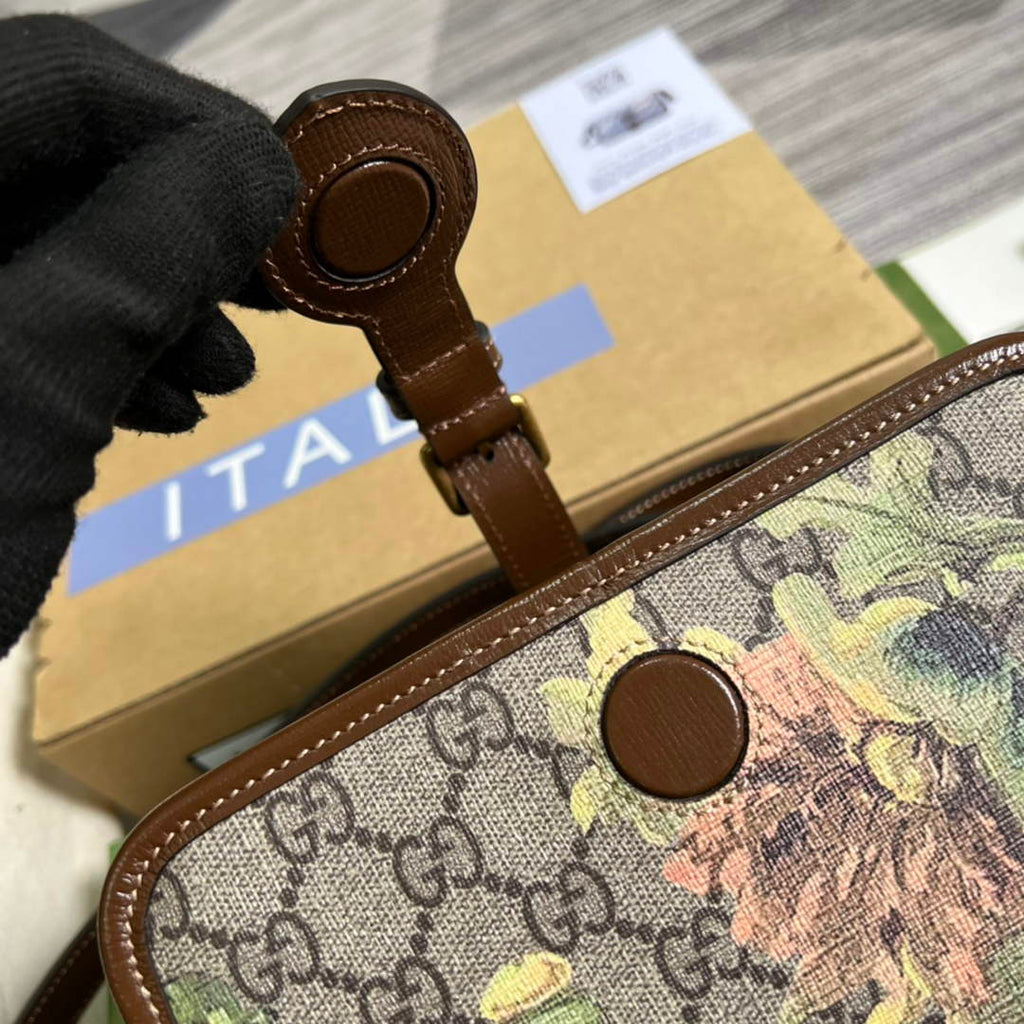 Gucci 671620 Mini shoulder bag with Interlocking G Brown flowers leather