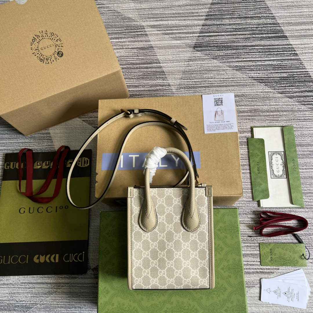 Gucci ‎‎‎671623 Mini tote bag with Interlocking G Beige