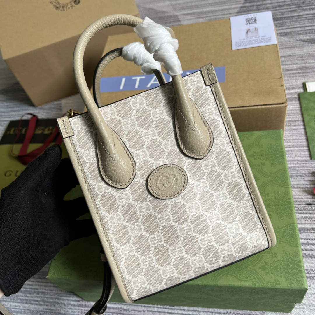 Gucci ‎‎‎671623 Mini tote bag with Interlocking G Beige