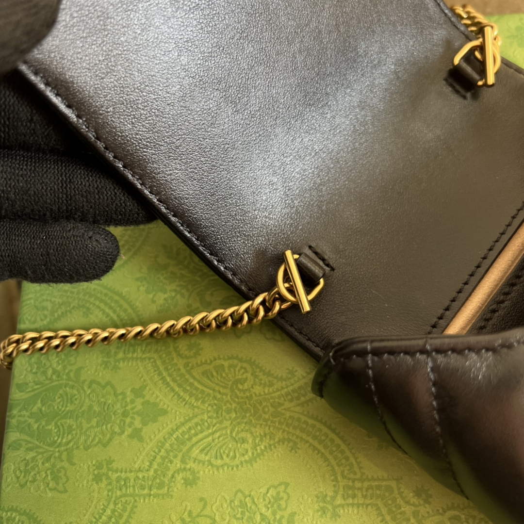 Gucci 672251 GG Marmont matelassé mini bag black leather