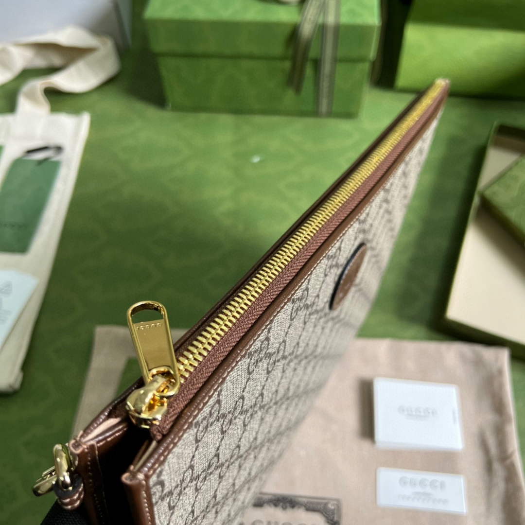 Gucci ‎672953 GG pouch Beige and brown GG Supreme canvas