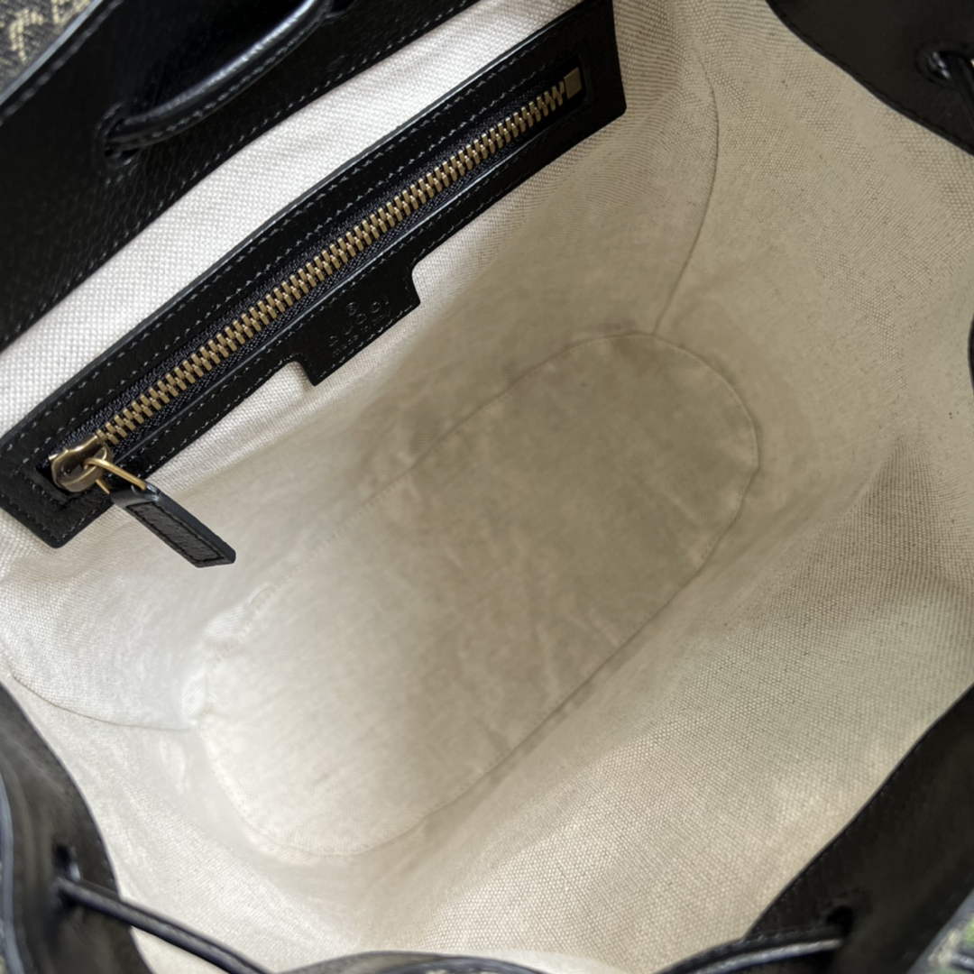 Gucci 674147 Backpack with Interlocking G black GG Supreme