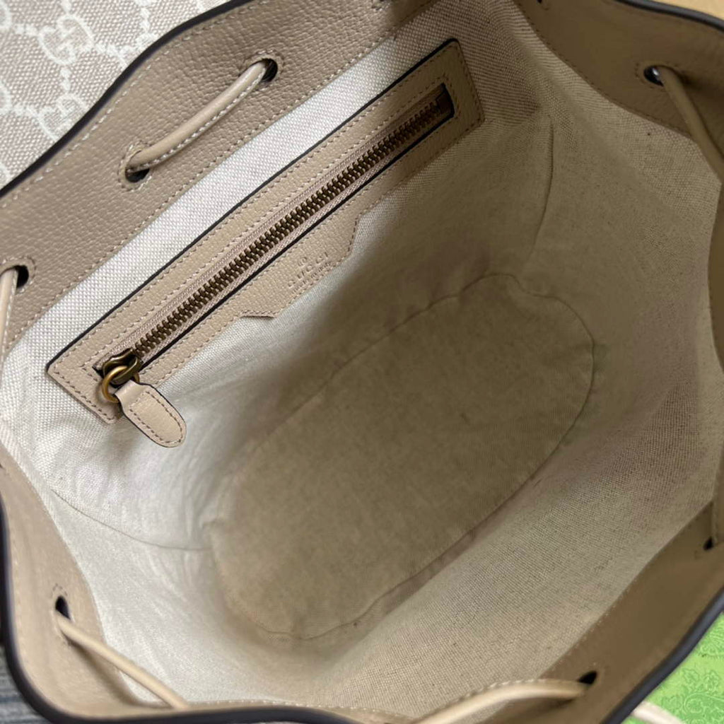 Gucci 674147 Backpack with Interlocking G white GG Supreme