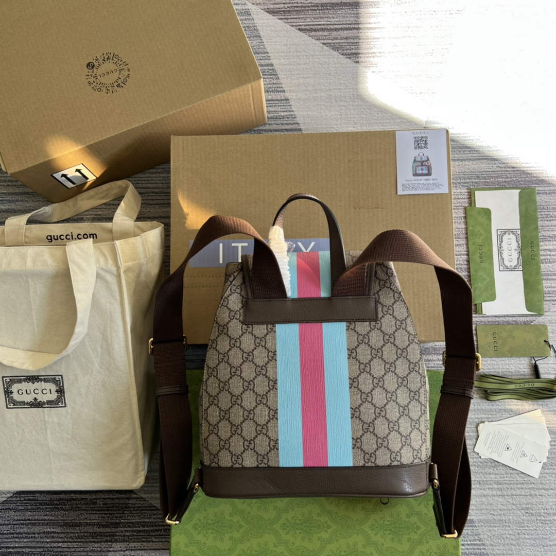 Gucci 674147 Backpack with Interlocking G brown GG Supreme