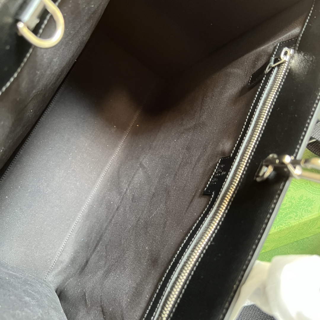 Gucci 674148 Medium tote with Interlocking G Black leather