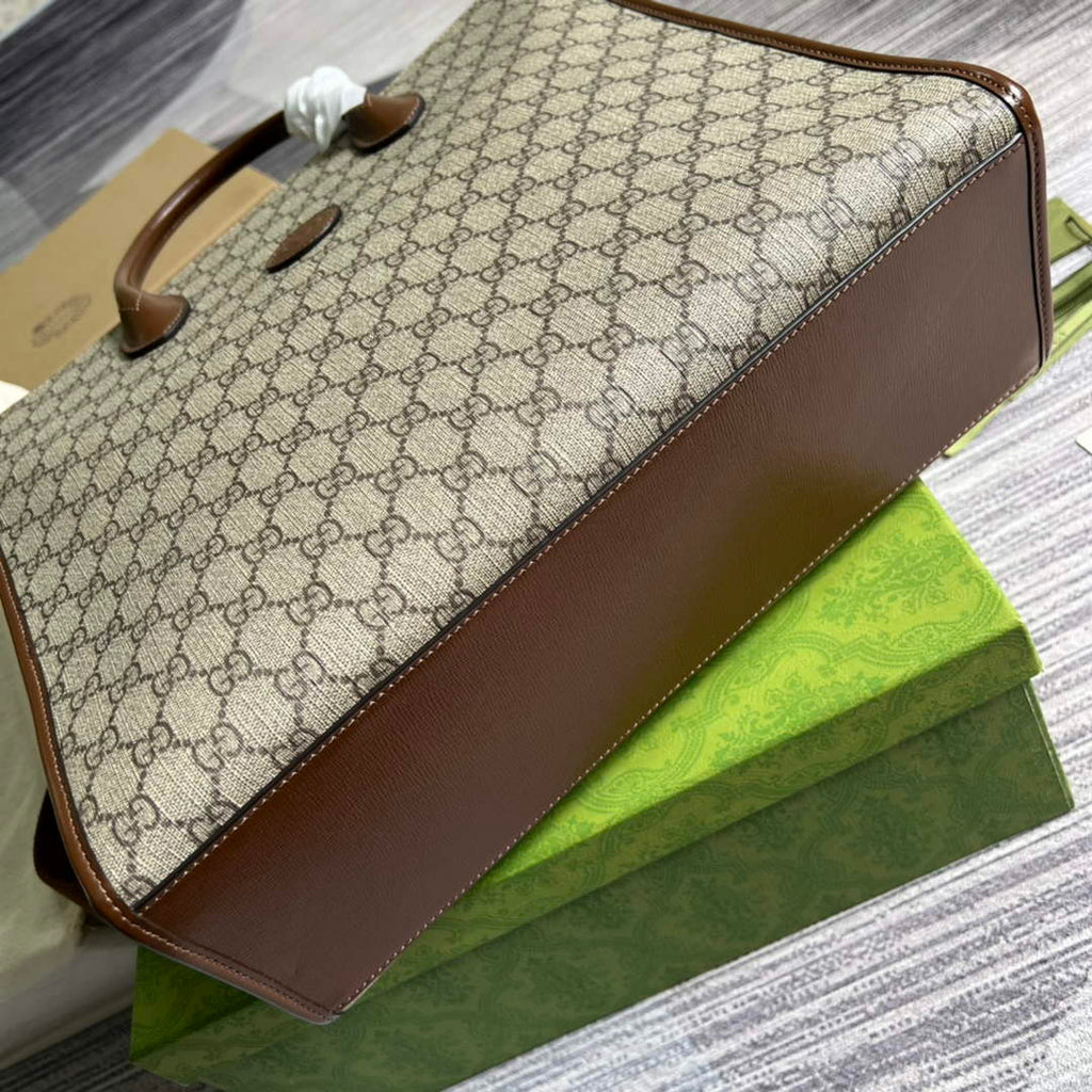 Gucci 674148 Medium tote with Interlocking G Brown leather