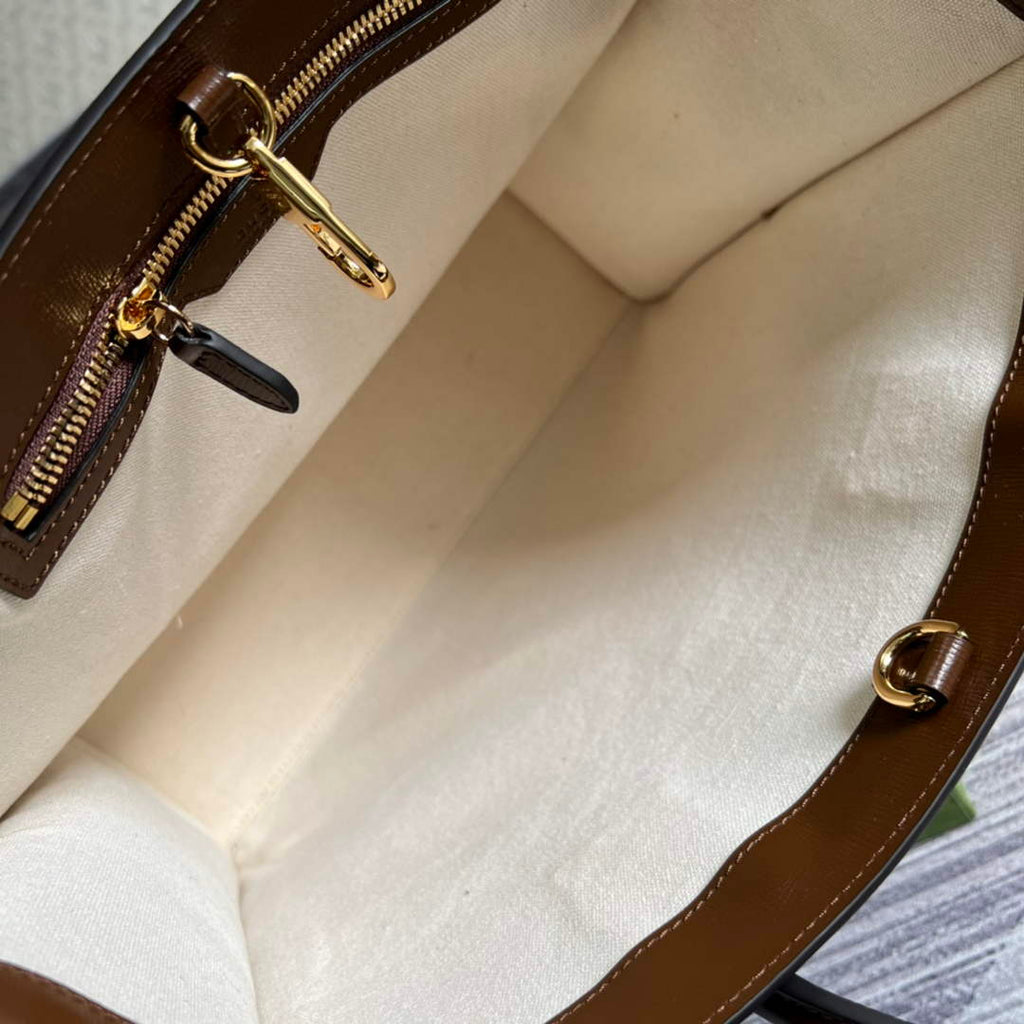 Gucci 674148 Medium tote with Interlocking G Brown leather