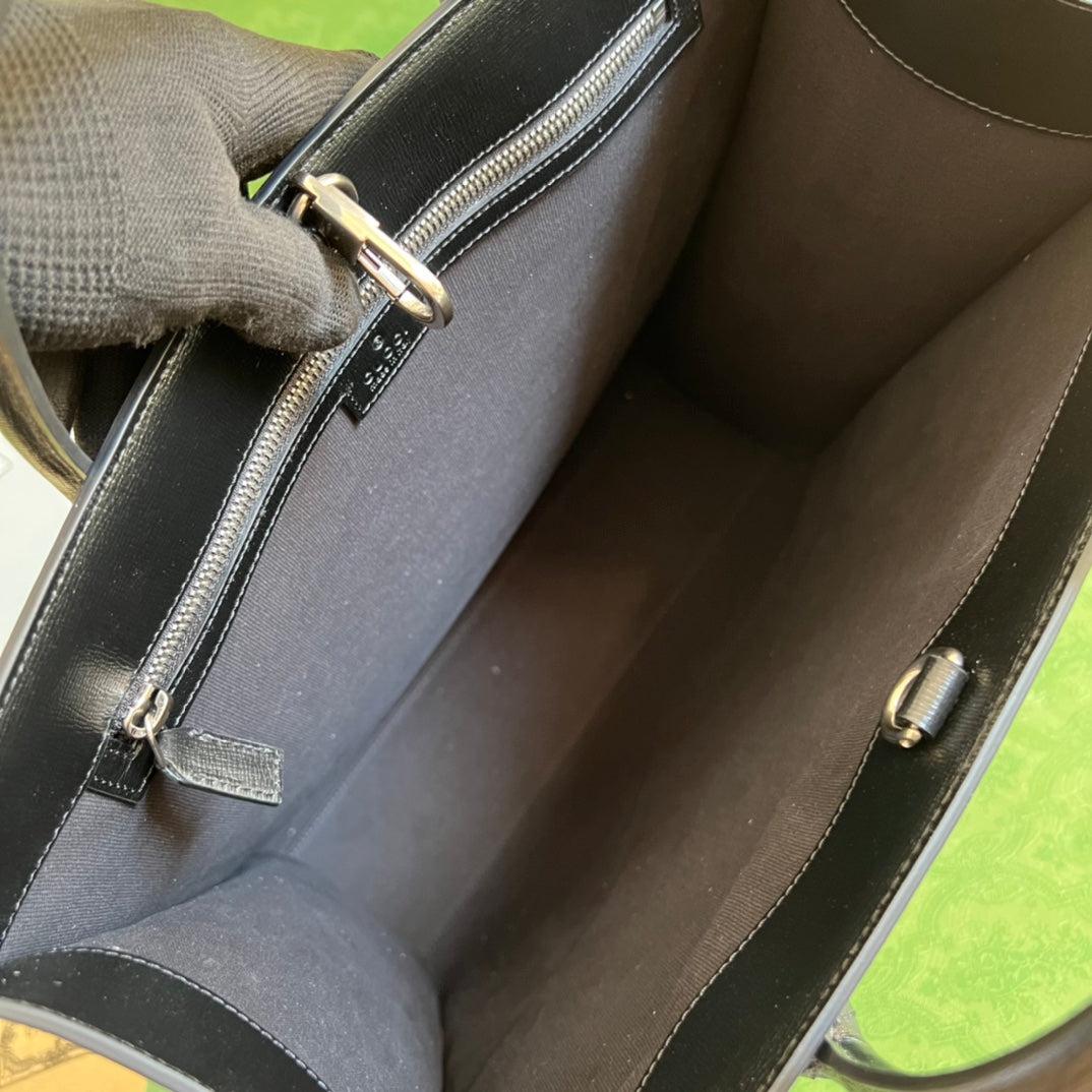 Gucci ‎674155 Medium tote with Interlocking G Black leather