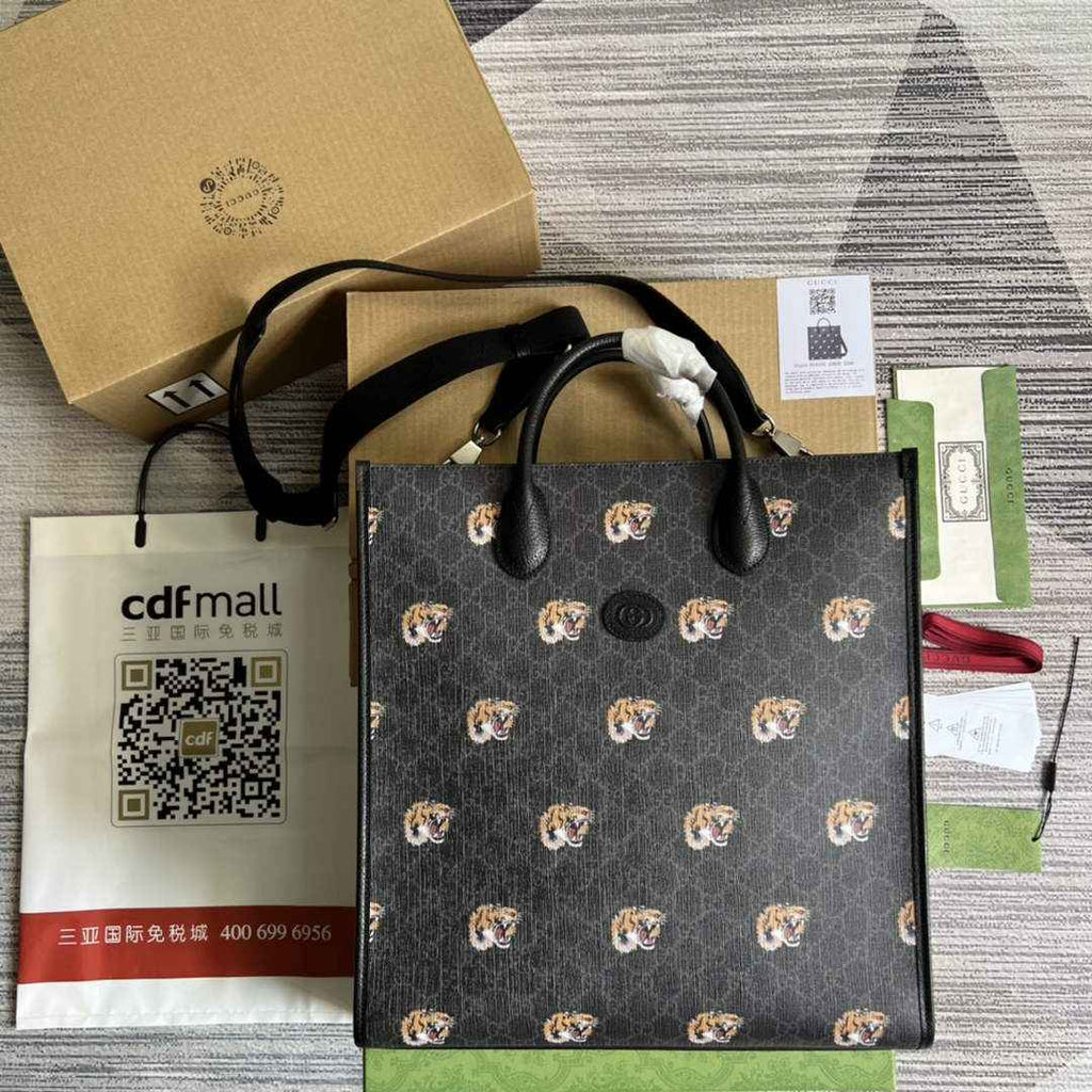 Gucci ‎674155 Medium tote with Interlocking G tiger Black GG Supreme canvas