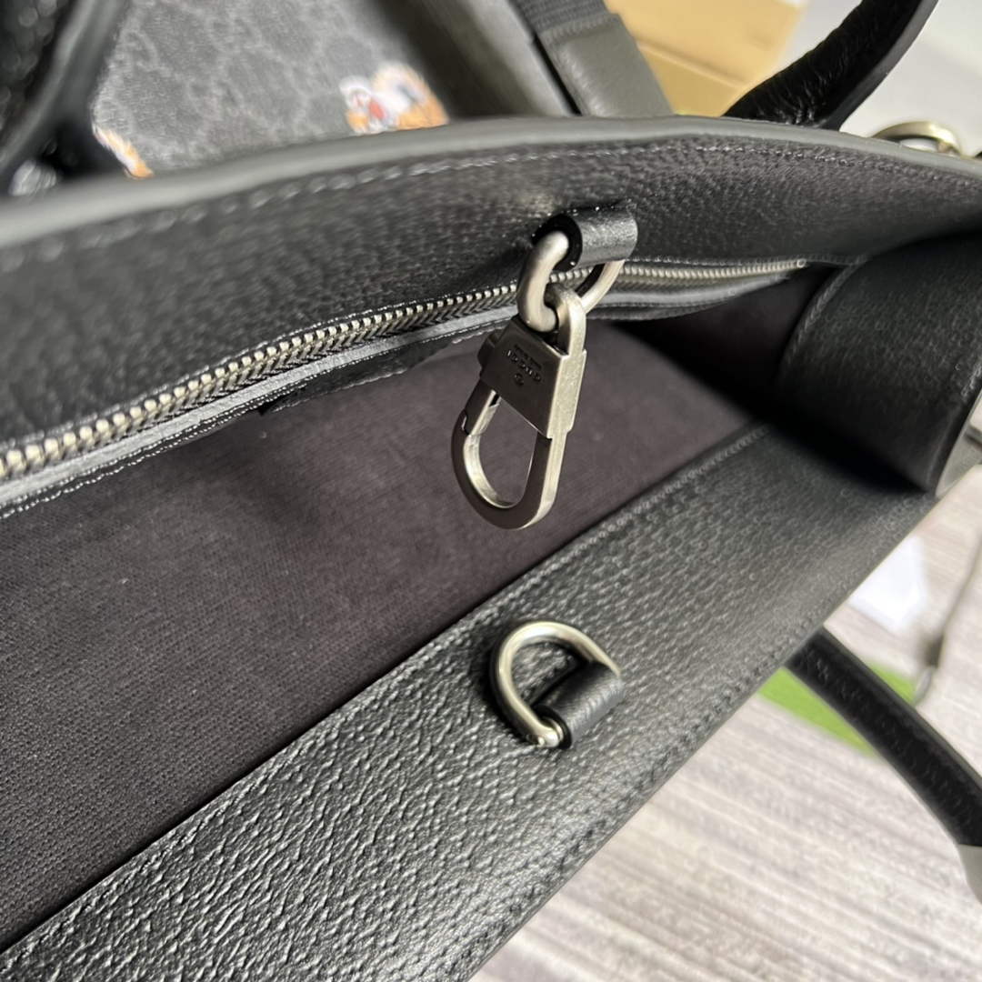 Gucci ‎674155 Medium tote with Interlocking G tiger Black GG Supreme canvas