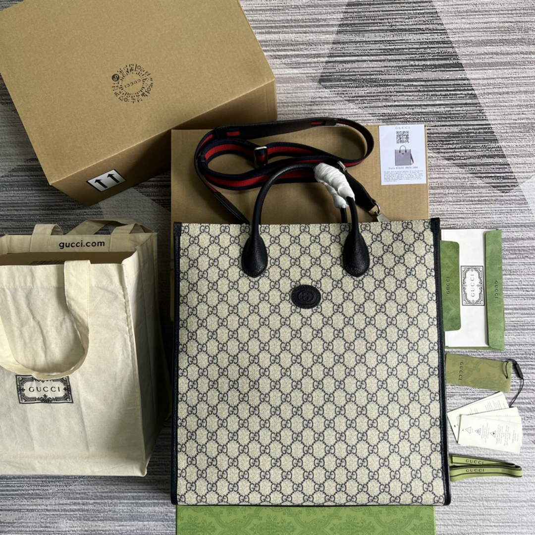 Gucci ‎674155 Medium tote with Interlocking G Beige and blue GG Supreme canvas