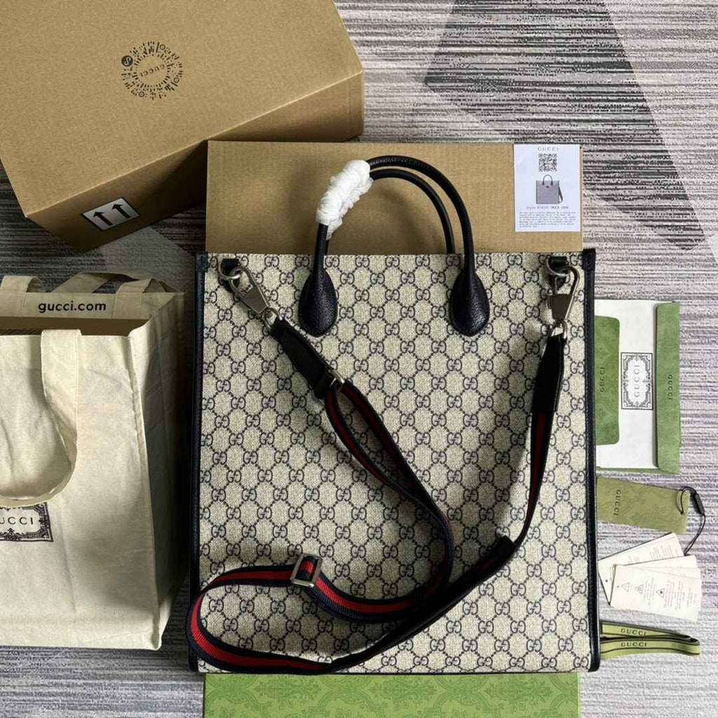 Gucci ‎674155 Medium tote with Interlocking G Beige and blue GG Supreme canvas