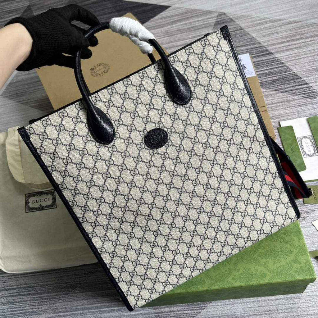 Gucci ‎674155 Medium tote with Interlocking G Beige and blue GG Supreme canvas