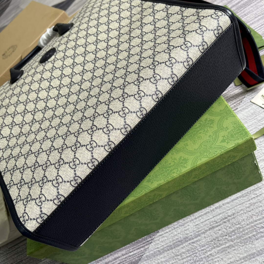 Gucci ‎674155 Medium tote with Interlocking G Beige and blue GG Supreme canvas