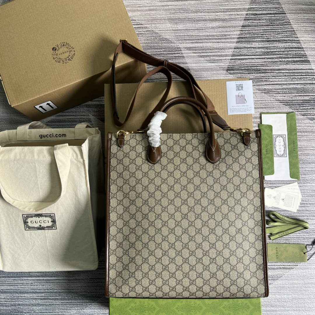 Gucci ‎674155 Medium tote with Interlocking G Beige GG Supreme canvas