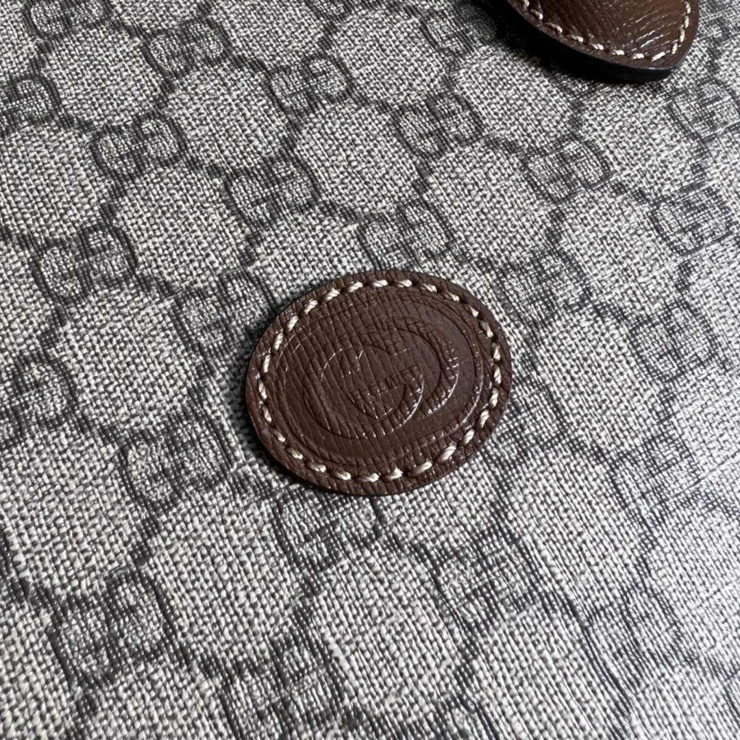 Gucci ‎674155 Medium tote with Interlocking G Beige GG Supreme canvas