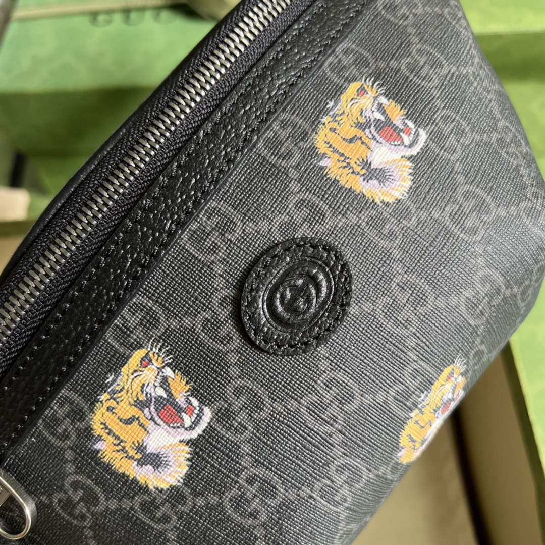 Gucci ‎675181 GG belt bag with tiger print Black leather