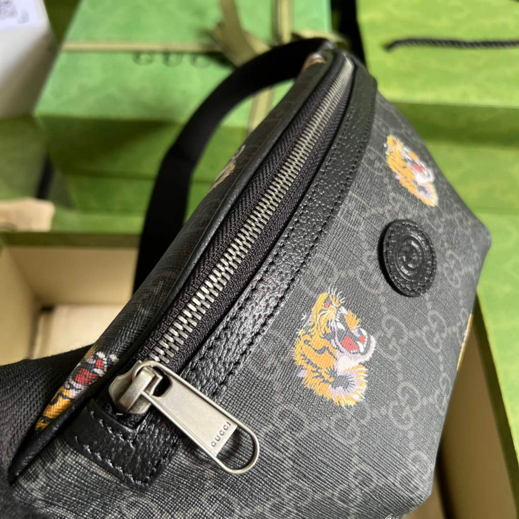 Gucci ‎675181 GG belt bag with tiger print Black leather
