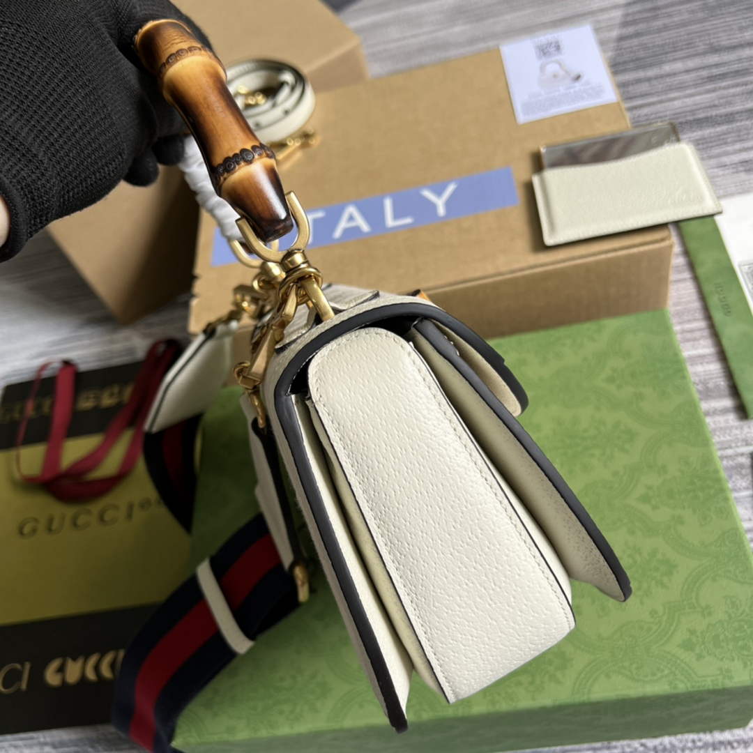 Gucci 675797 Bamboo 1947 small jumbo GG bag beige