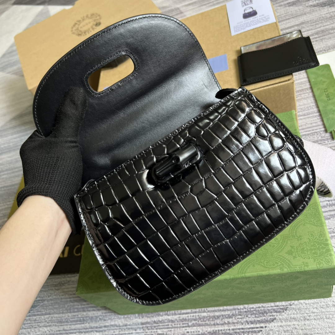 Gucci 675797 Bamboo1947 small top handle bag Crocodile Black