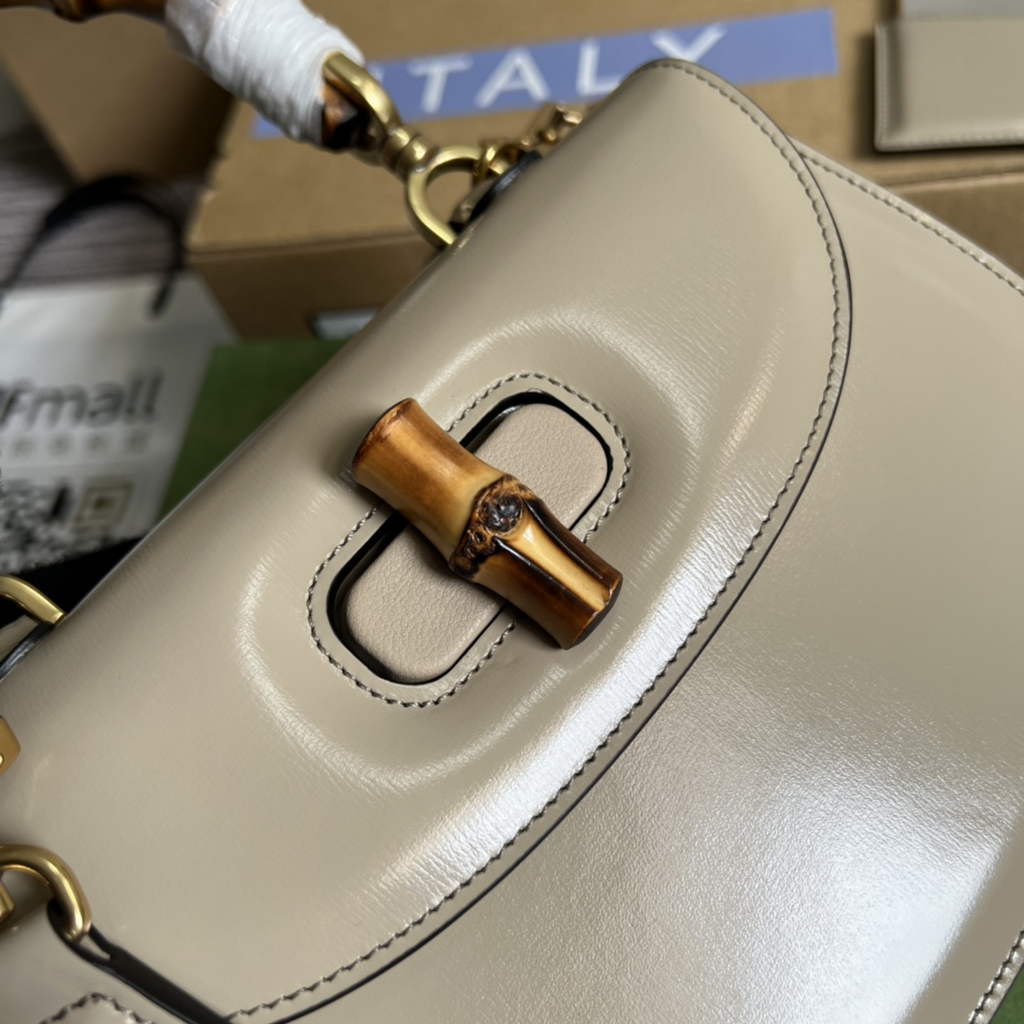 Gucci 675797 Bamboo1947 small top handle bag Beige Leather