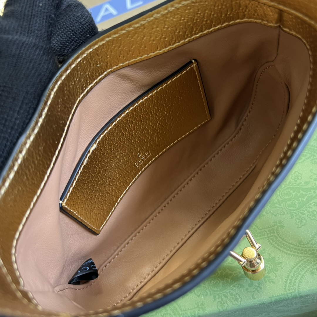 Gucci 675799 Jackie 1961 mini GG shoulder bag Gold leather