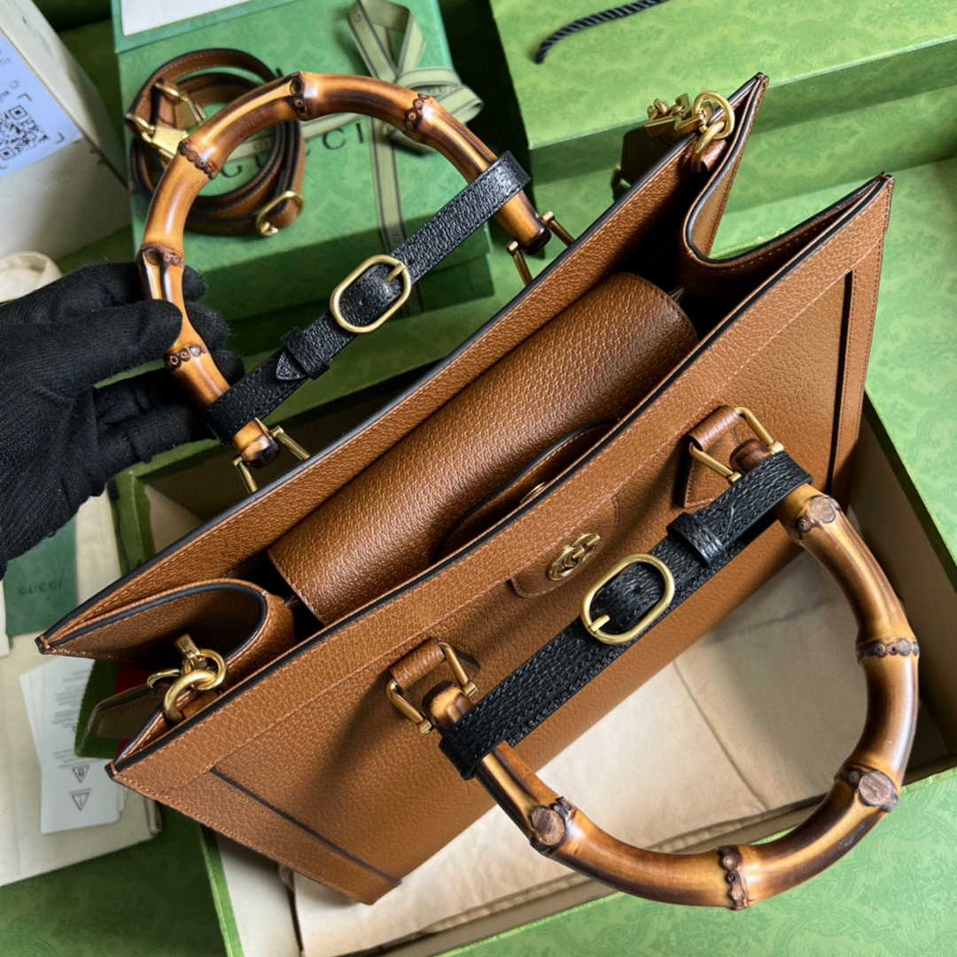 Gucci ‎678842 Diana medium tote bag in cuir leather
