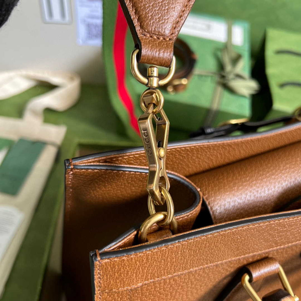 Gucci ‎678842 Diana medium tote bag in cuir leather