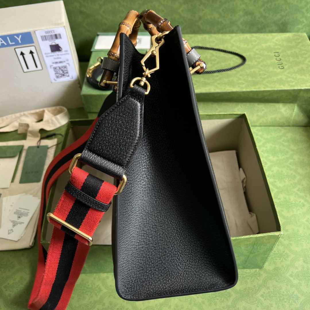 Gucci ‎678842 Diana medium tote bag in Black leather