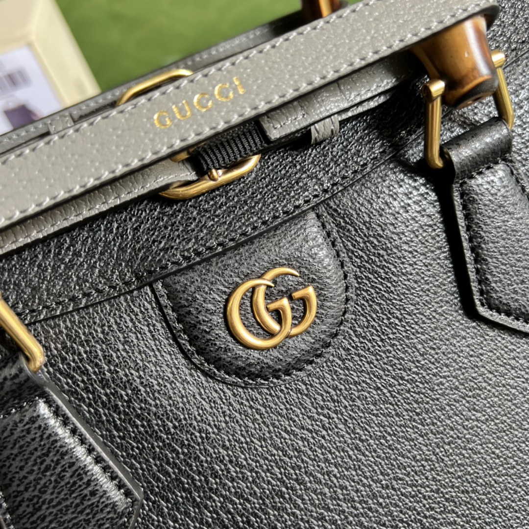 Gucci ‎678842 Diana medium tote bag in Black leather
