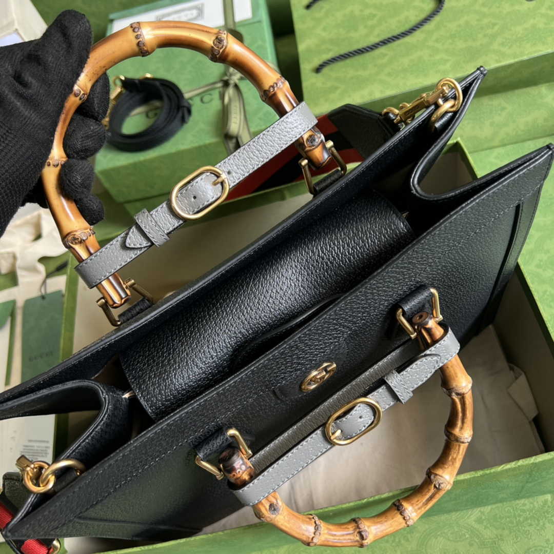 Gucci ‎678842 Diana medium tote bag in Black leather