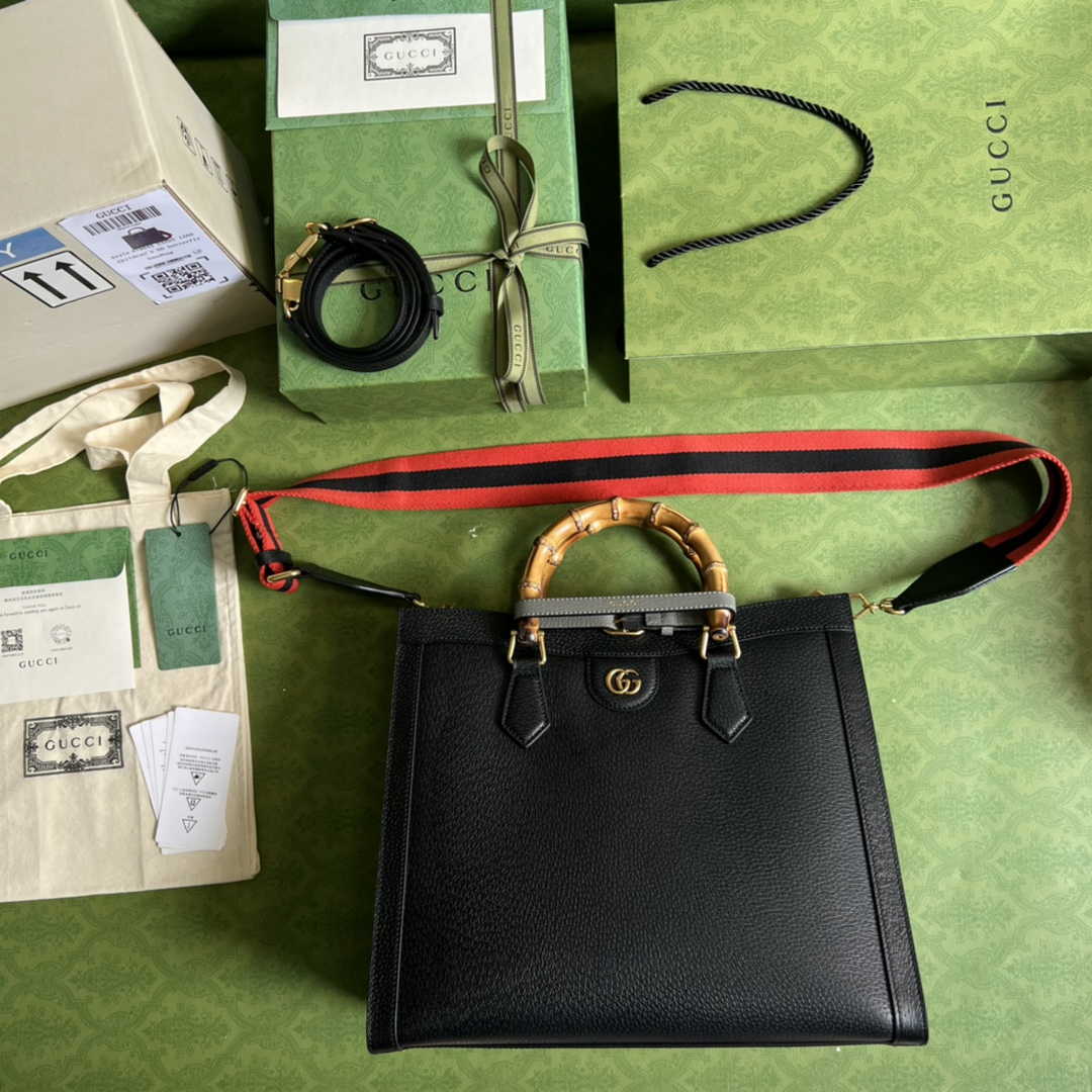 Gucci ‎678842 Diana medium tote bag in Black leather