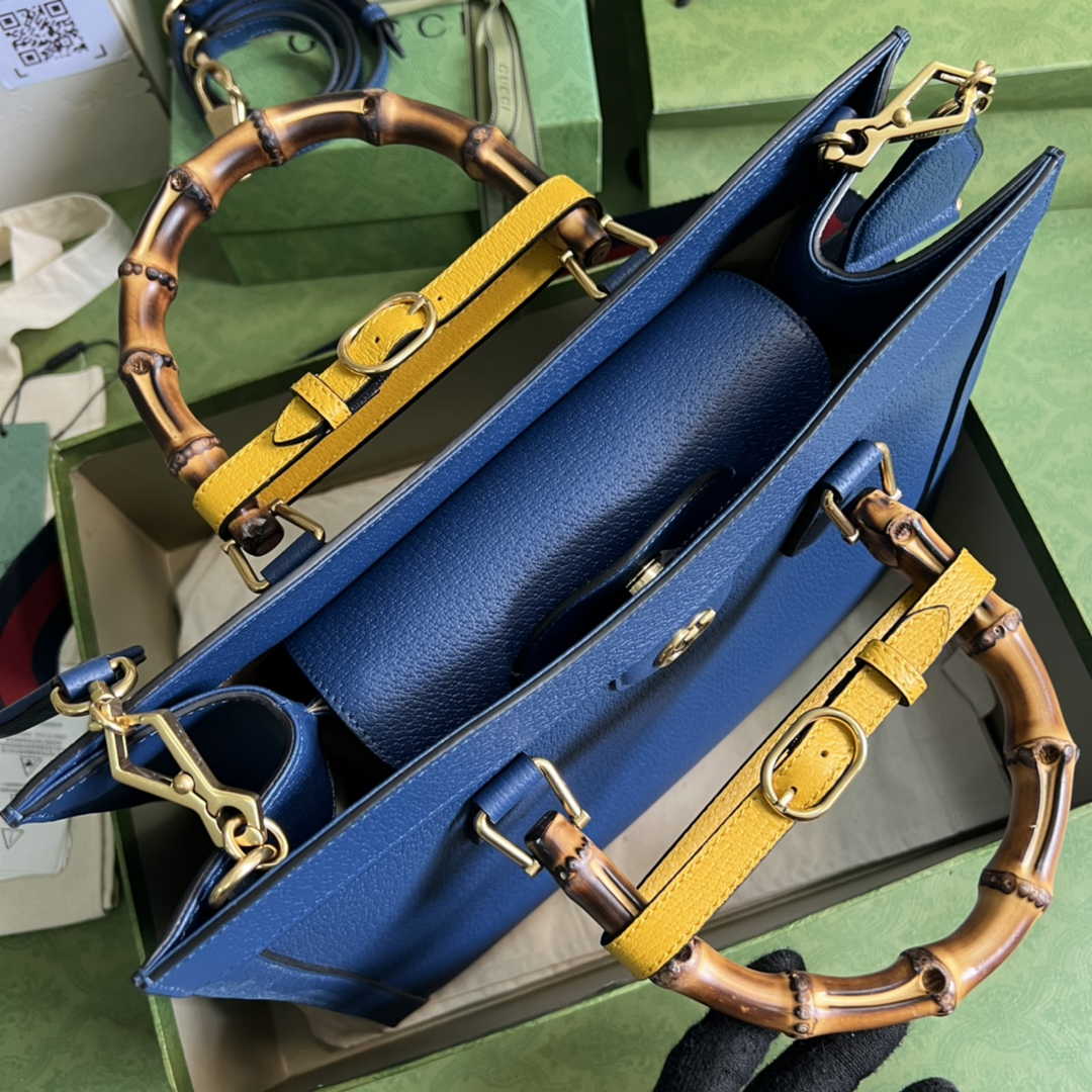 Gucci ‎678842 Diana medium tote bag in navy blue leather