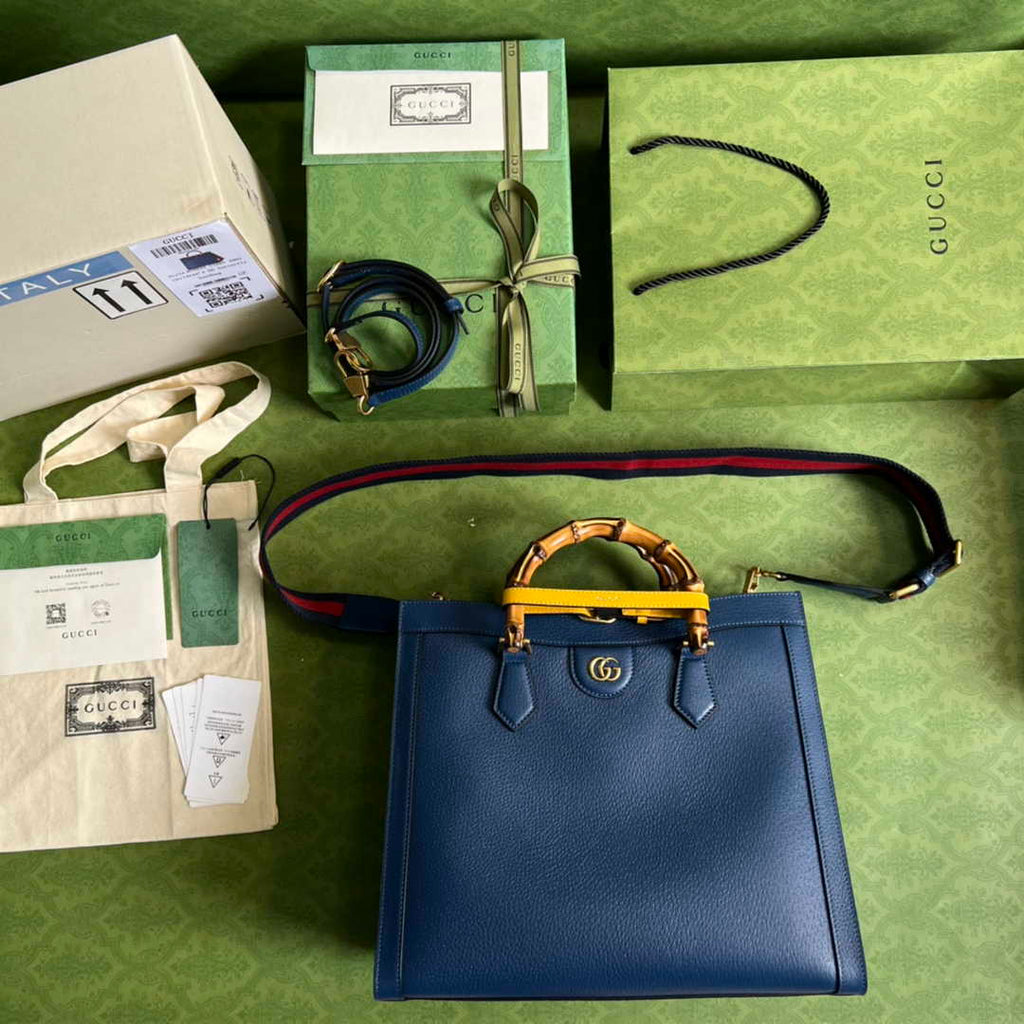Gucci ‎678842 Diana medium tote bag in navy blue leather