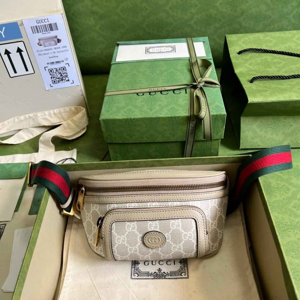 Gucci ‎682933 Belt bag with Interlocking G Beige and white GG Sumpreme