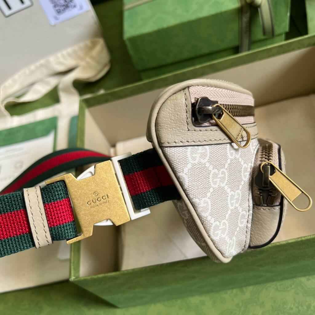 Gucci ‎682933 Belt bag with Interlocking G Beige and white GG Sumpreme