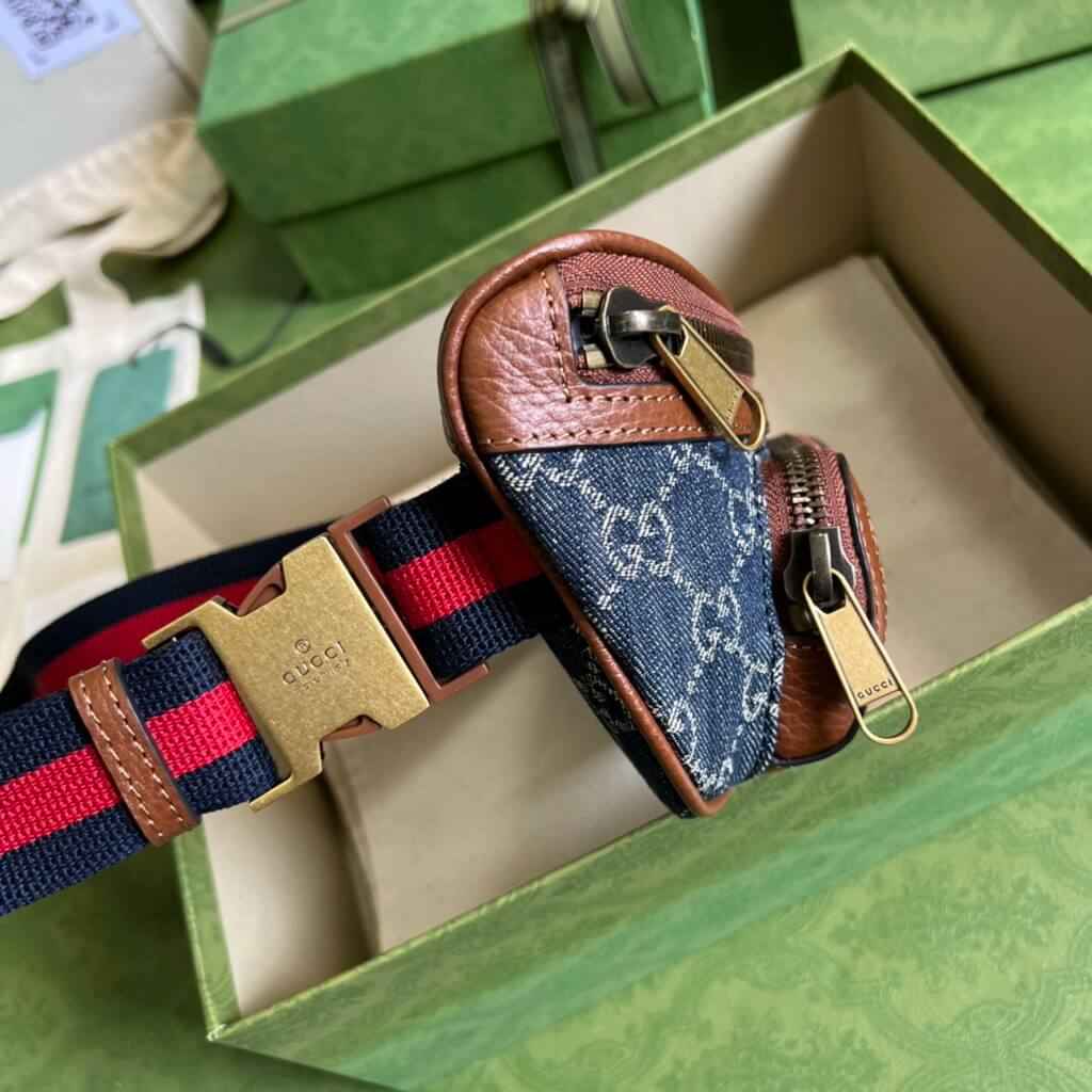 Gucci ‎682933 Belt bag with Interlocking G Blue and ebony GG Supreme