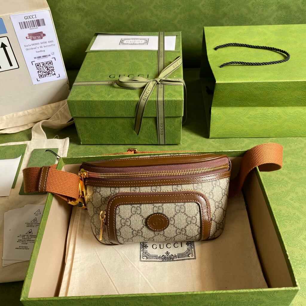 Gucci ‎682933 Belt bag with Interlocking G Beige and ebony GG Supreme