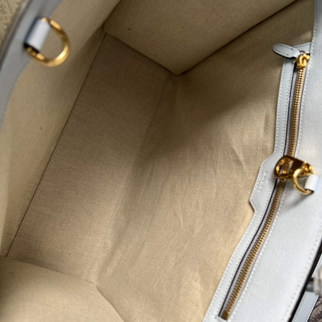 Gucci 687827 Tiger Medium tote bag light blue