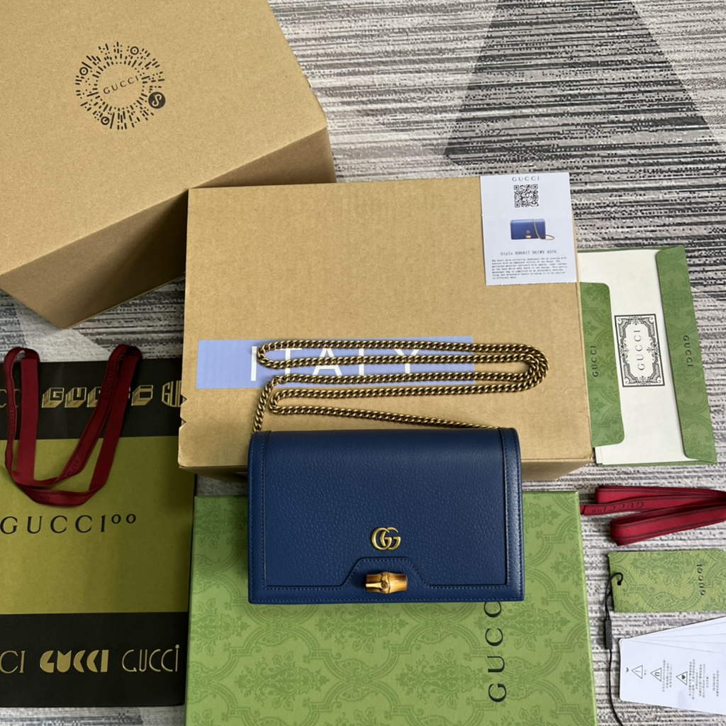 Gucci 696817 Diana mini bag with bamboo Navy Blue leather