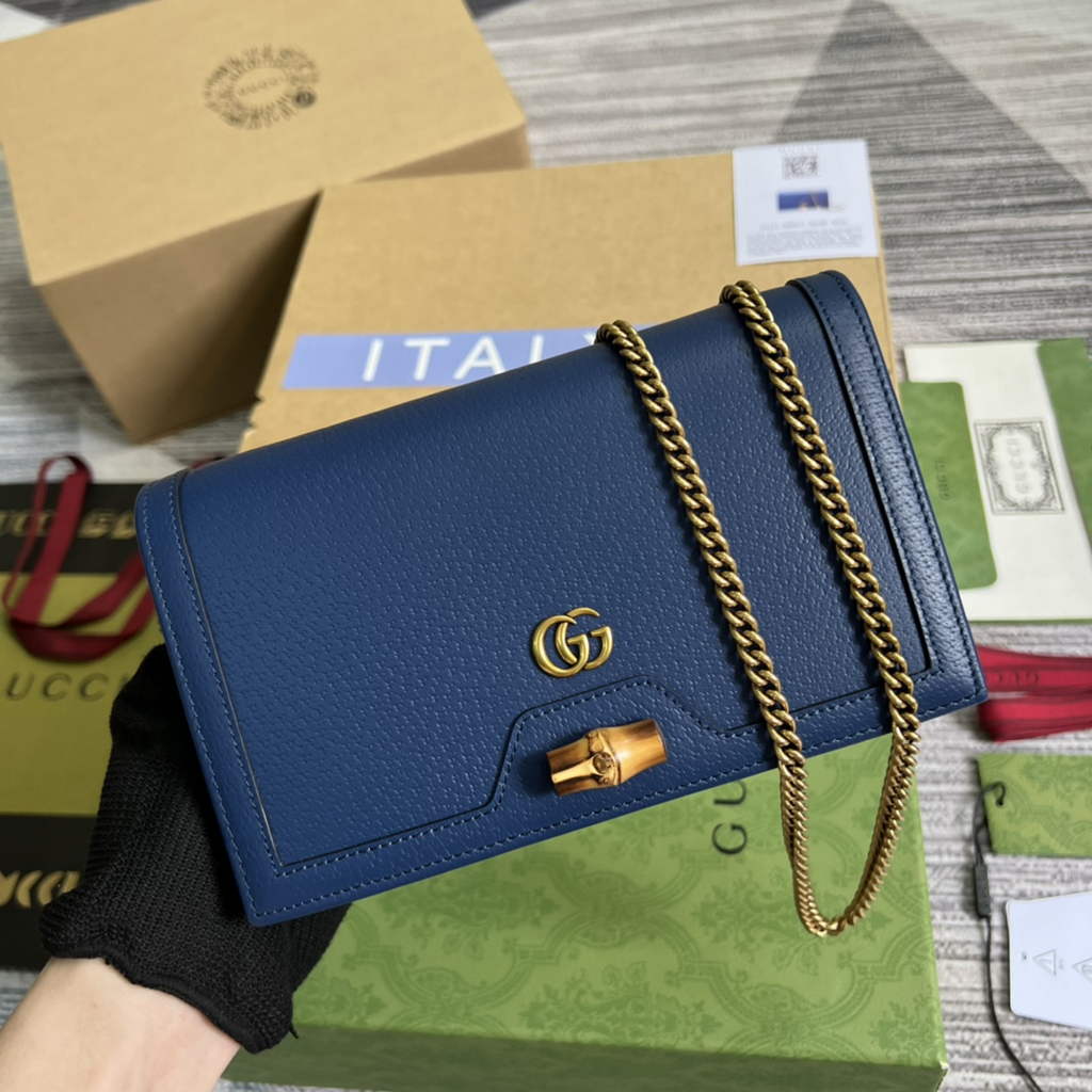 Gucci 696817 Diana mini bag with bamboo Navy Blue leather