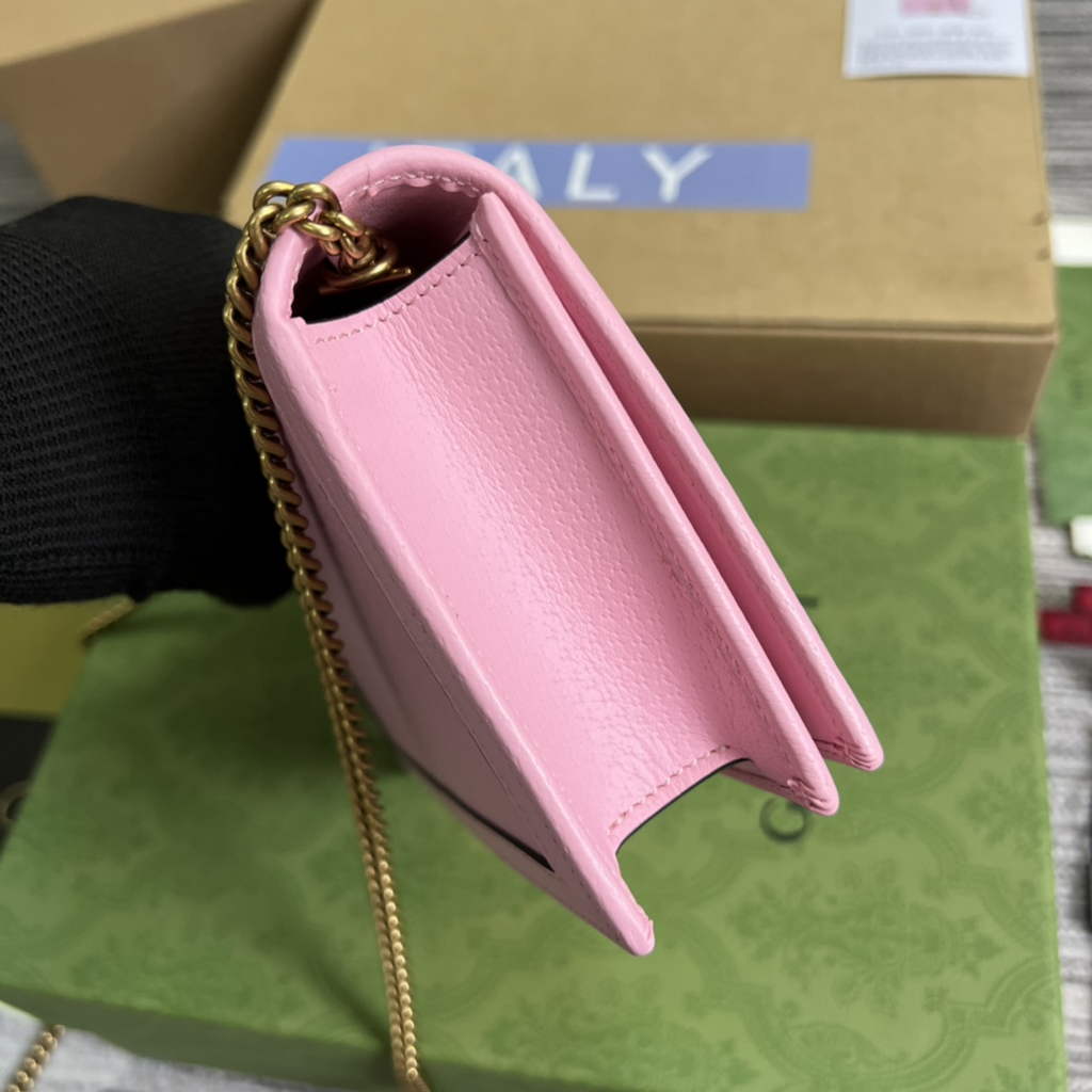 Gucci 696817 Diana mini bag with bamboo pink leather