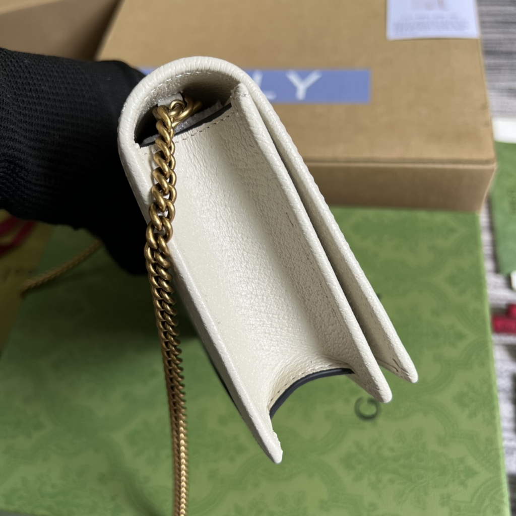 Gucci 696817 Diana mini bag with bamboo White leather