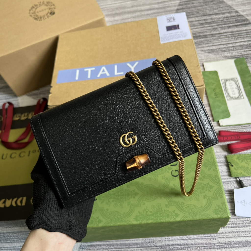 Gucci 696817 Diana mini bag with bamboo Black leather