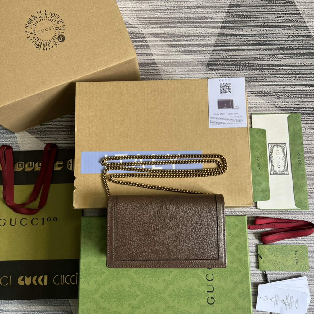 Gucci 696817 Diana mini bag with bamboo brown leather