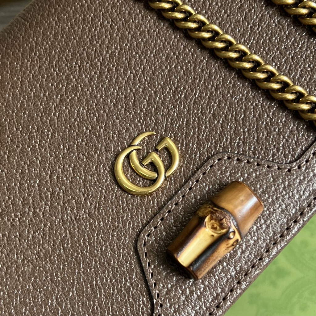 Gucci 696817 Diana mini bag with bamboo brown leather